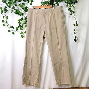 Banana Republic. Women's Dress Pants. Flare Leg. Size 33X30. EUC